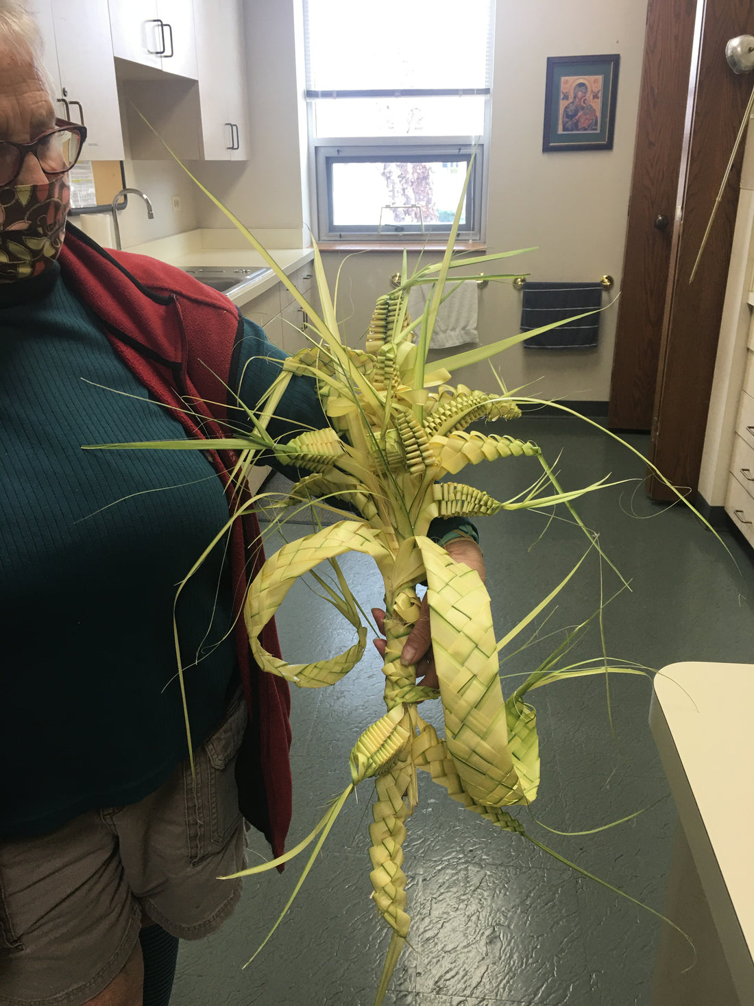 Come Learn to Make Palm Crosses and Bouquets at The Catholic Corner