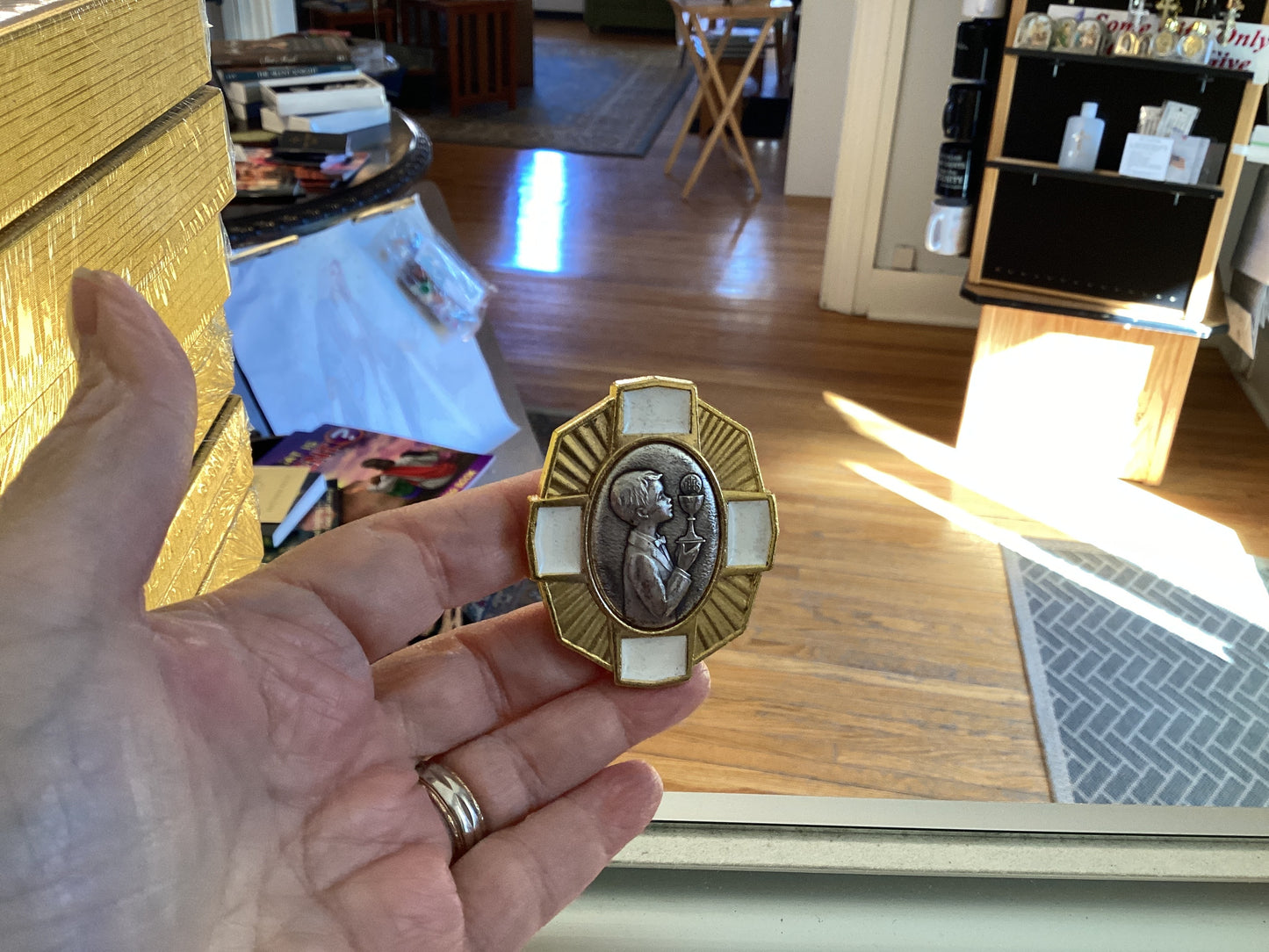 Gold Communin plaque