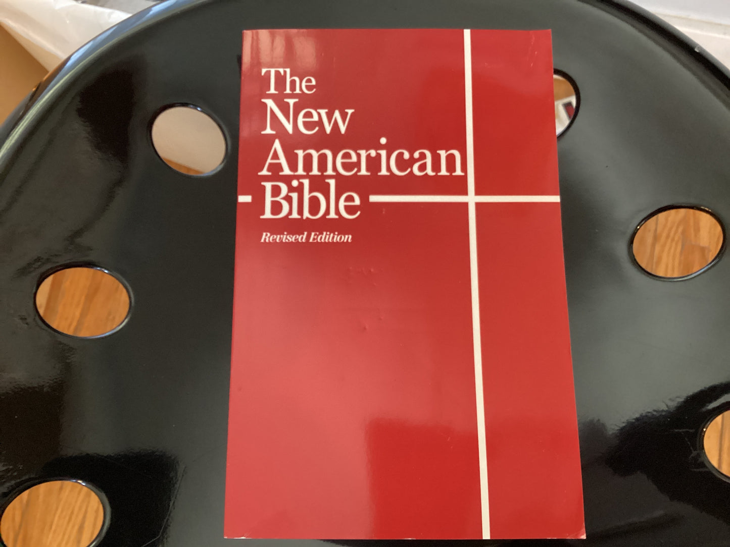 New American Bible -Paperback