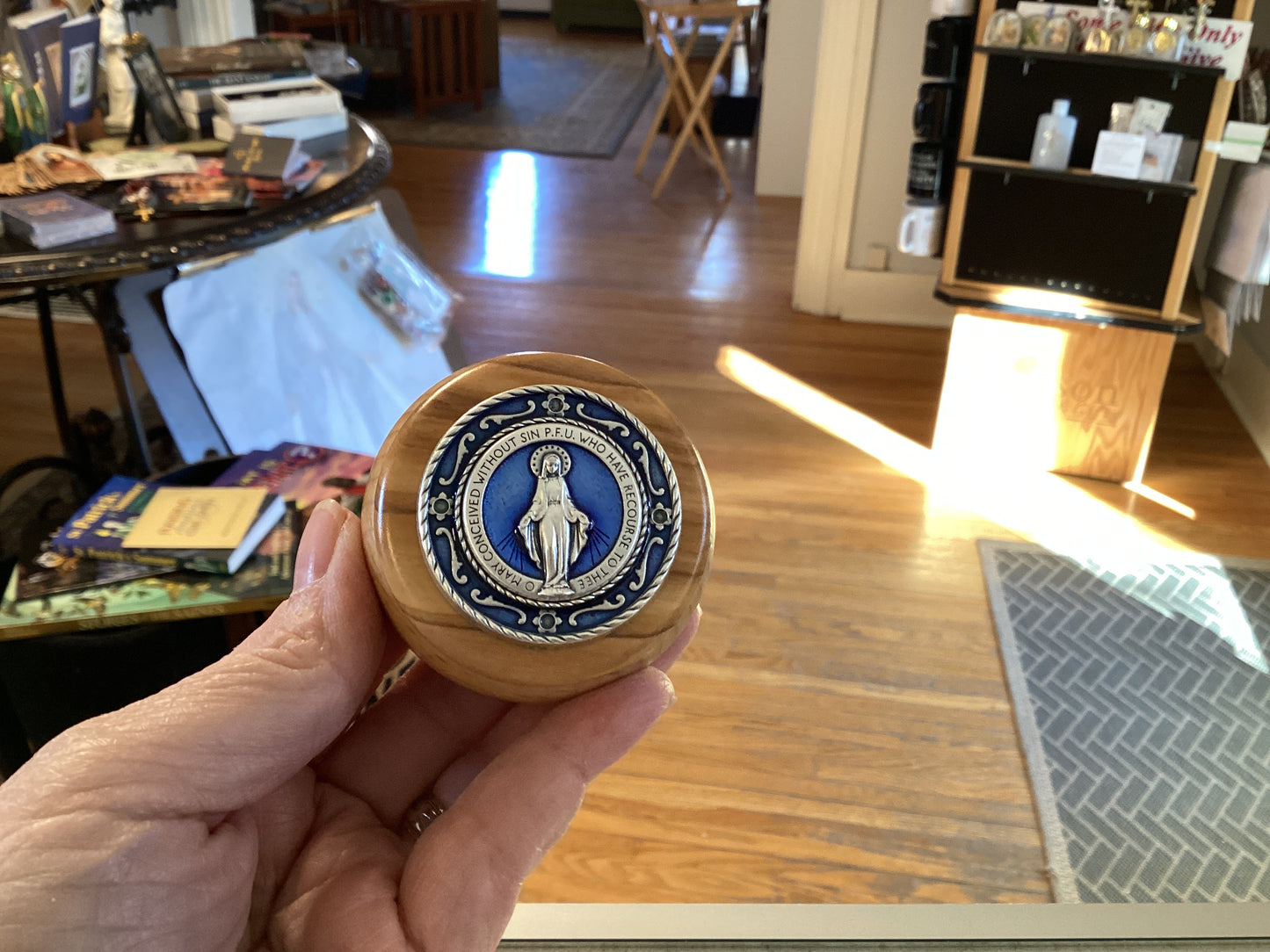 Round Wooden Keepsake Box