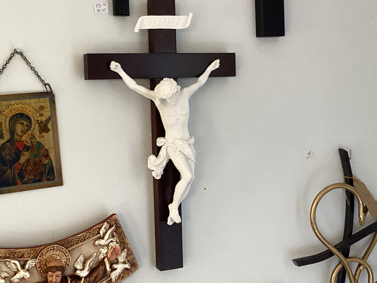 Crucifix alabaster corpus