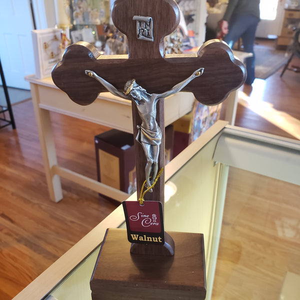 Walnut Crucifix 9" pewter